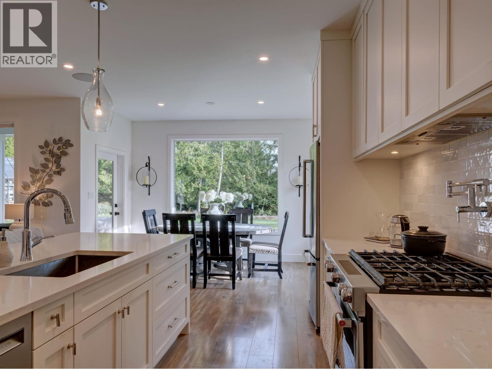 1414 SUNRISE PLACE, Gibsons