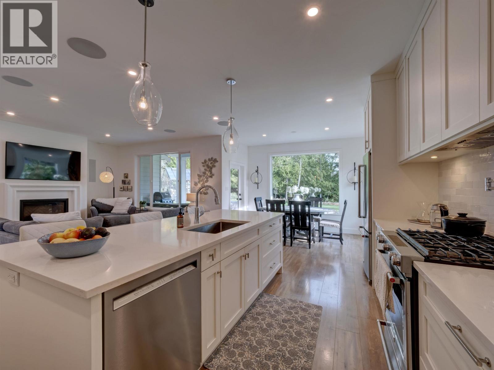 1414 SUNRISE PLACE, Gibsons