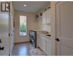 1414 Sunrise Place, Gibsons, BC V0N1V5 Photo 32