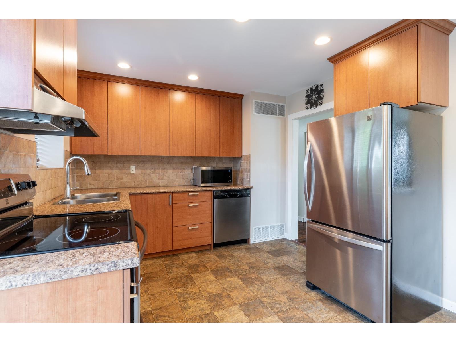 11735 74 AVENUE, Delta