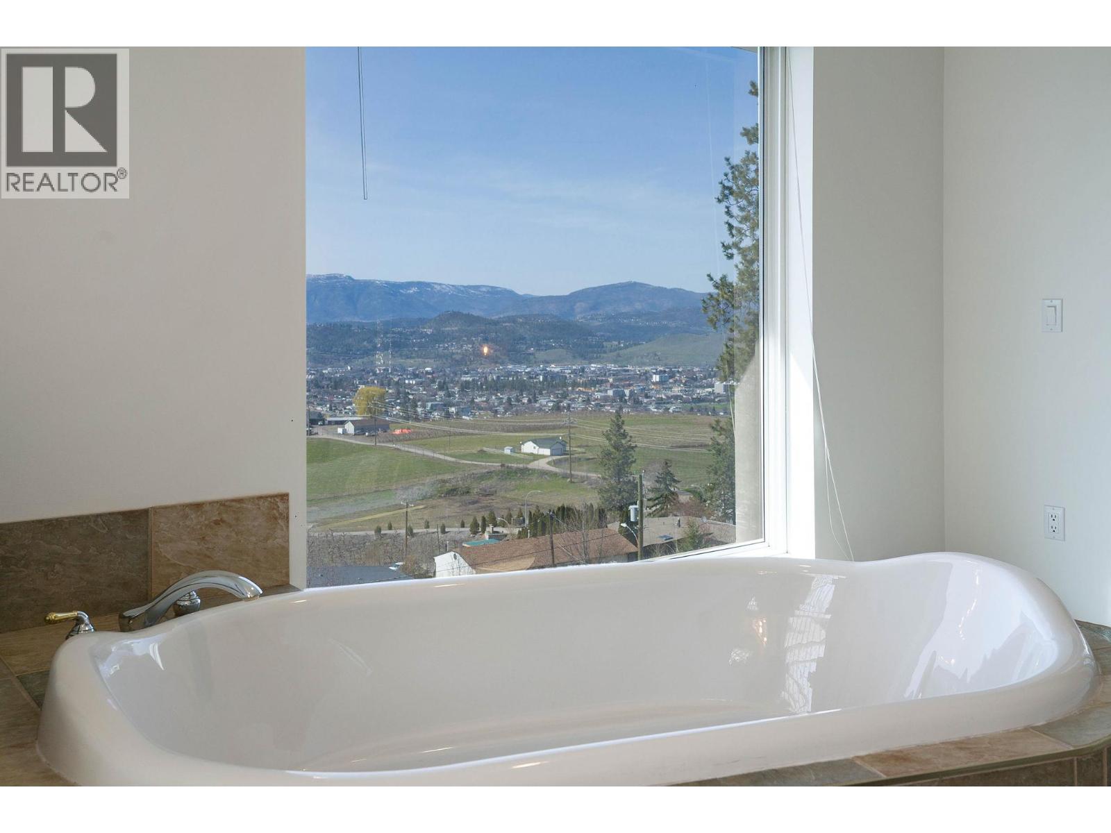  1022 James Hockey Place, Kelowna