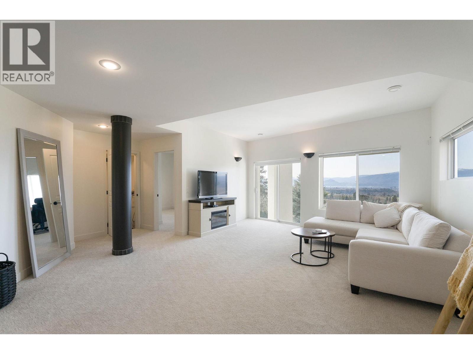  1022 James Hockey Place, Kelowna