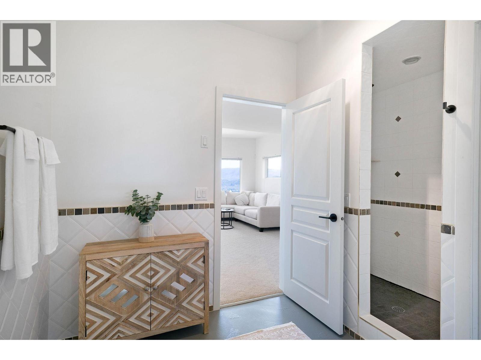  1022 James Hockey Place, Kelowna