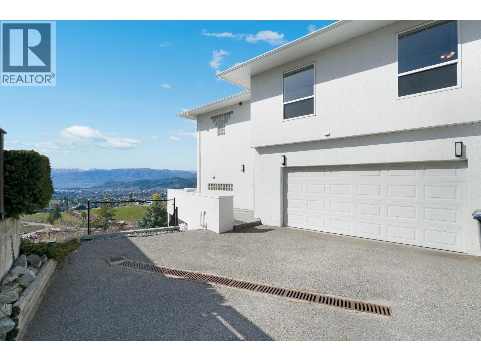  1022 James Hockey Place, Kelowna