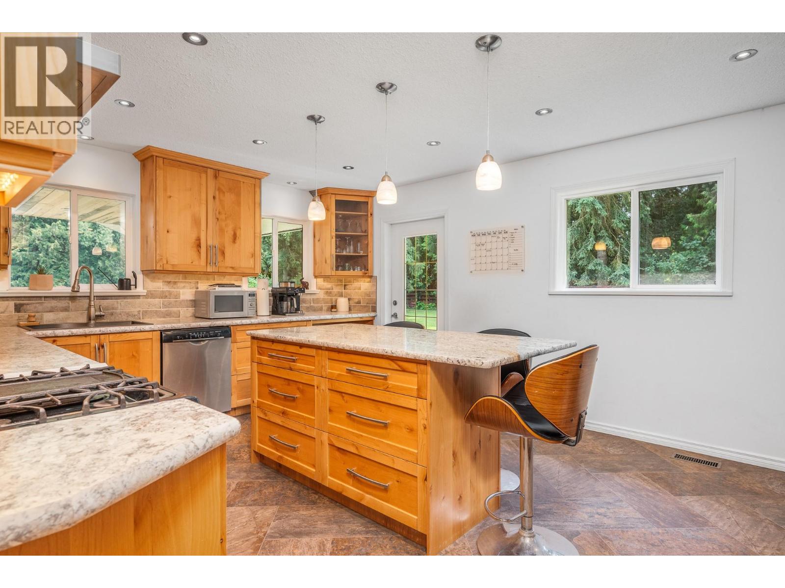 855 Salmon River Road, Salmon Arm