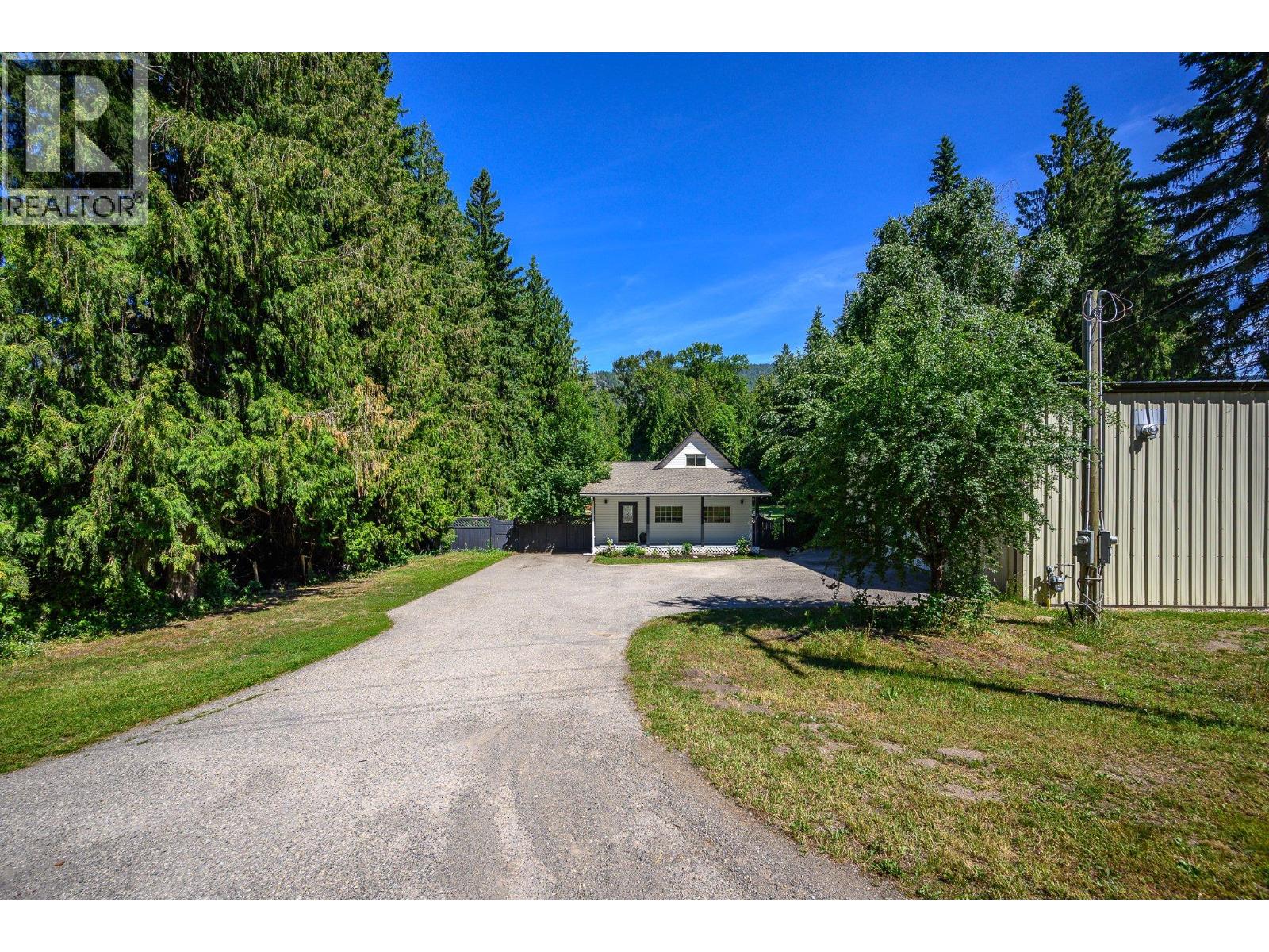 855 Salmon River Road, Salmon Arm