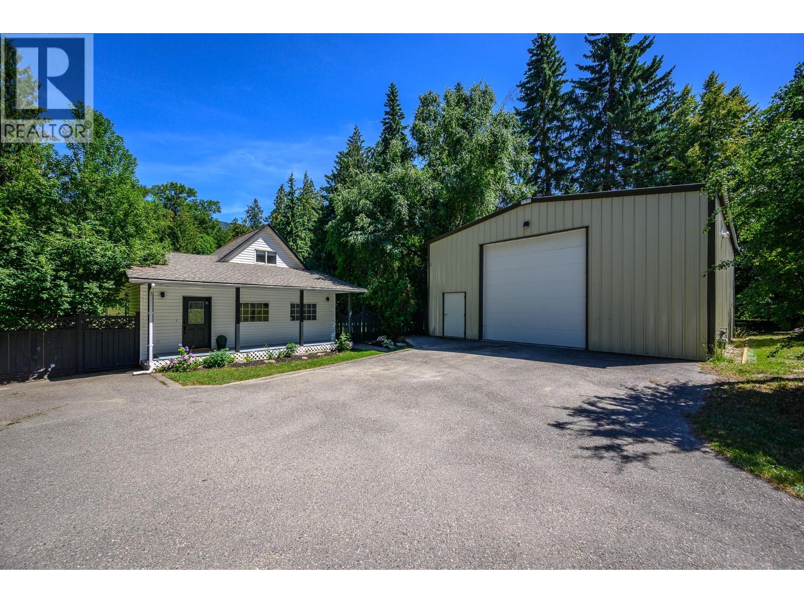 855 Salmon River Road, Salmon Arm