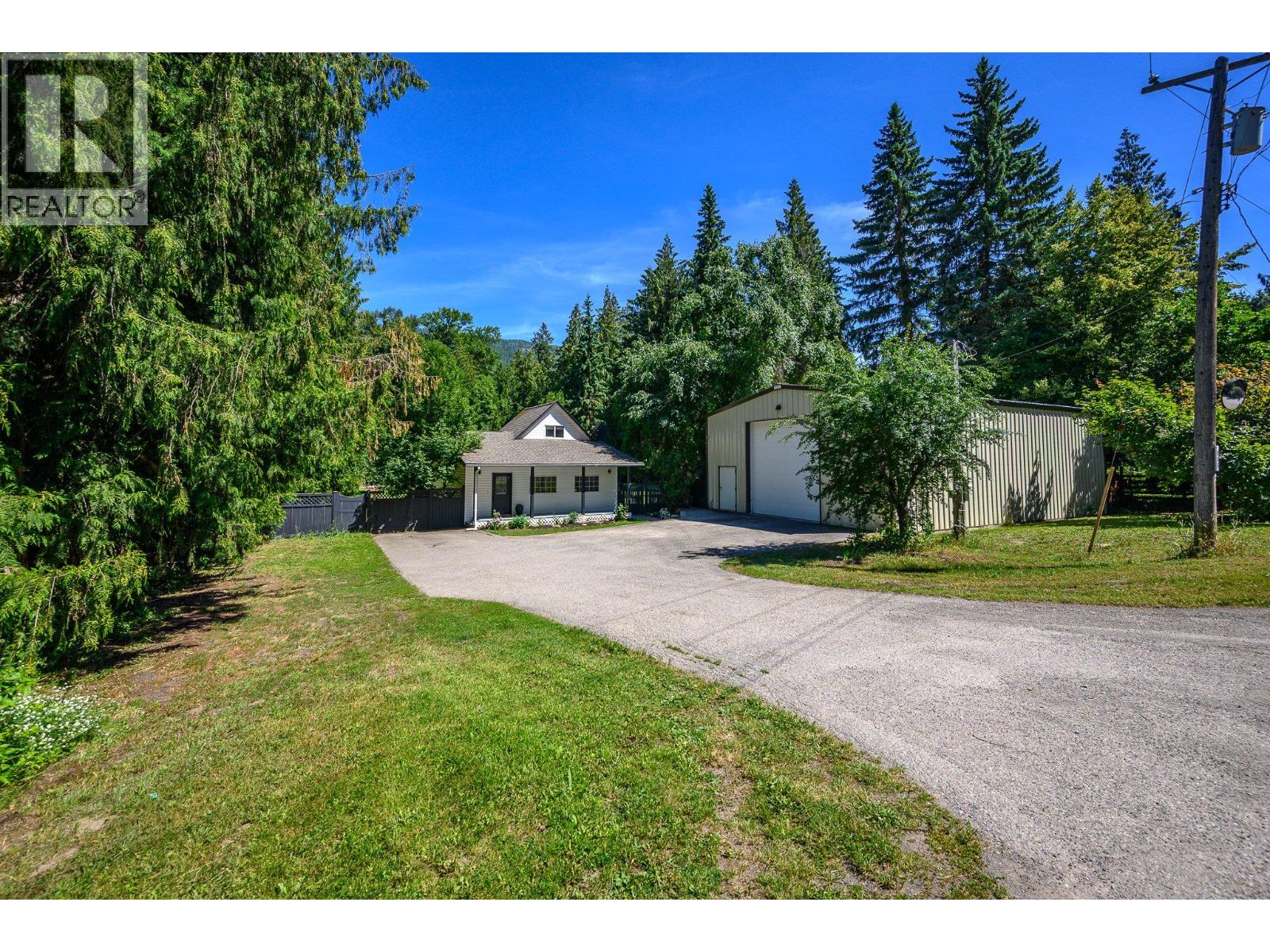 855 Salmon River Road, Salmon Arm