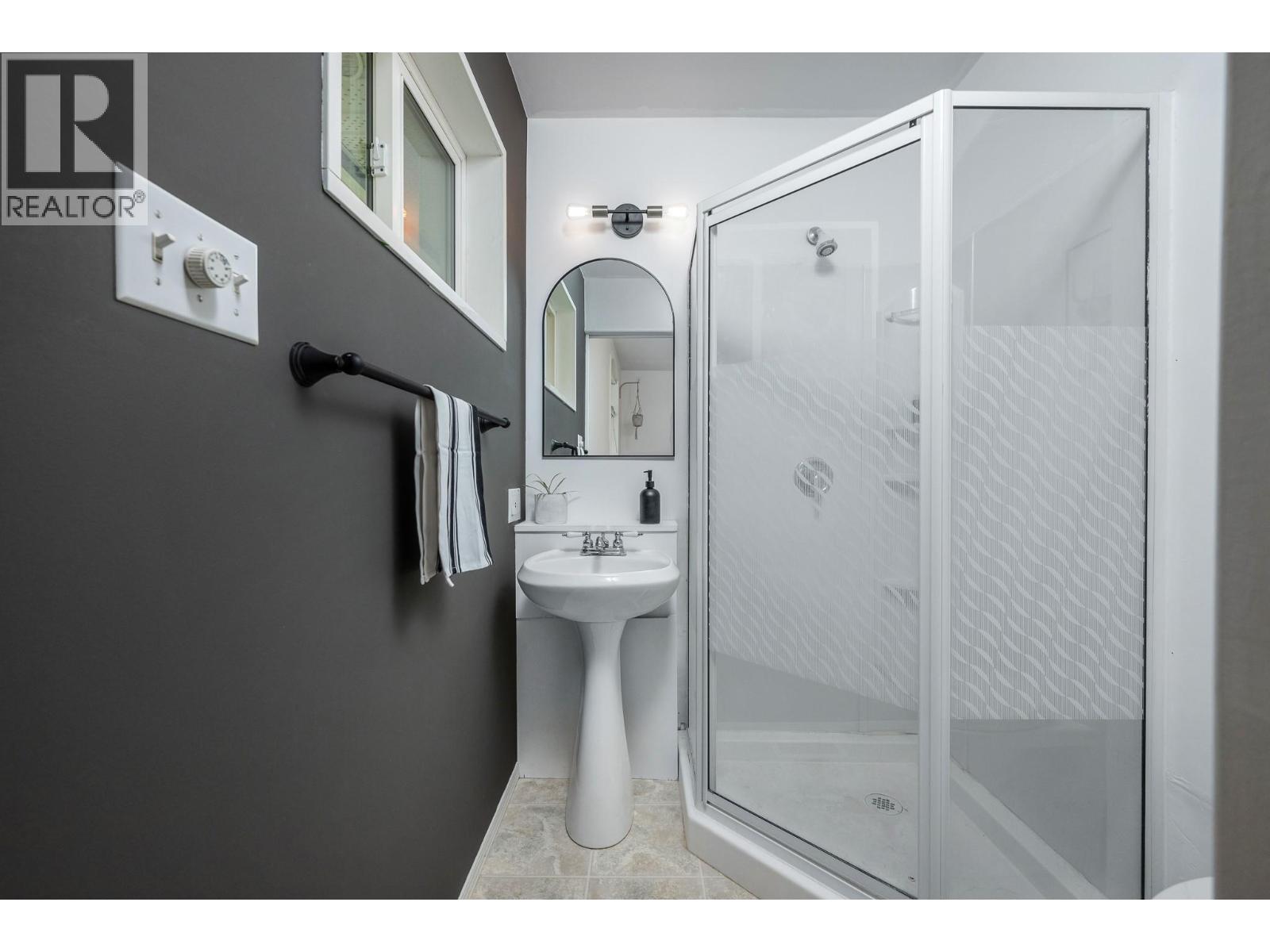 855 Salmon River Road, Salmon Arm