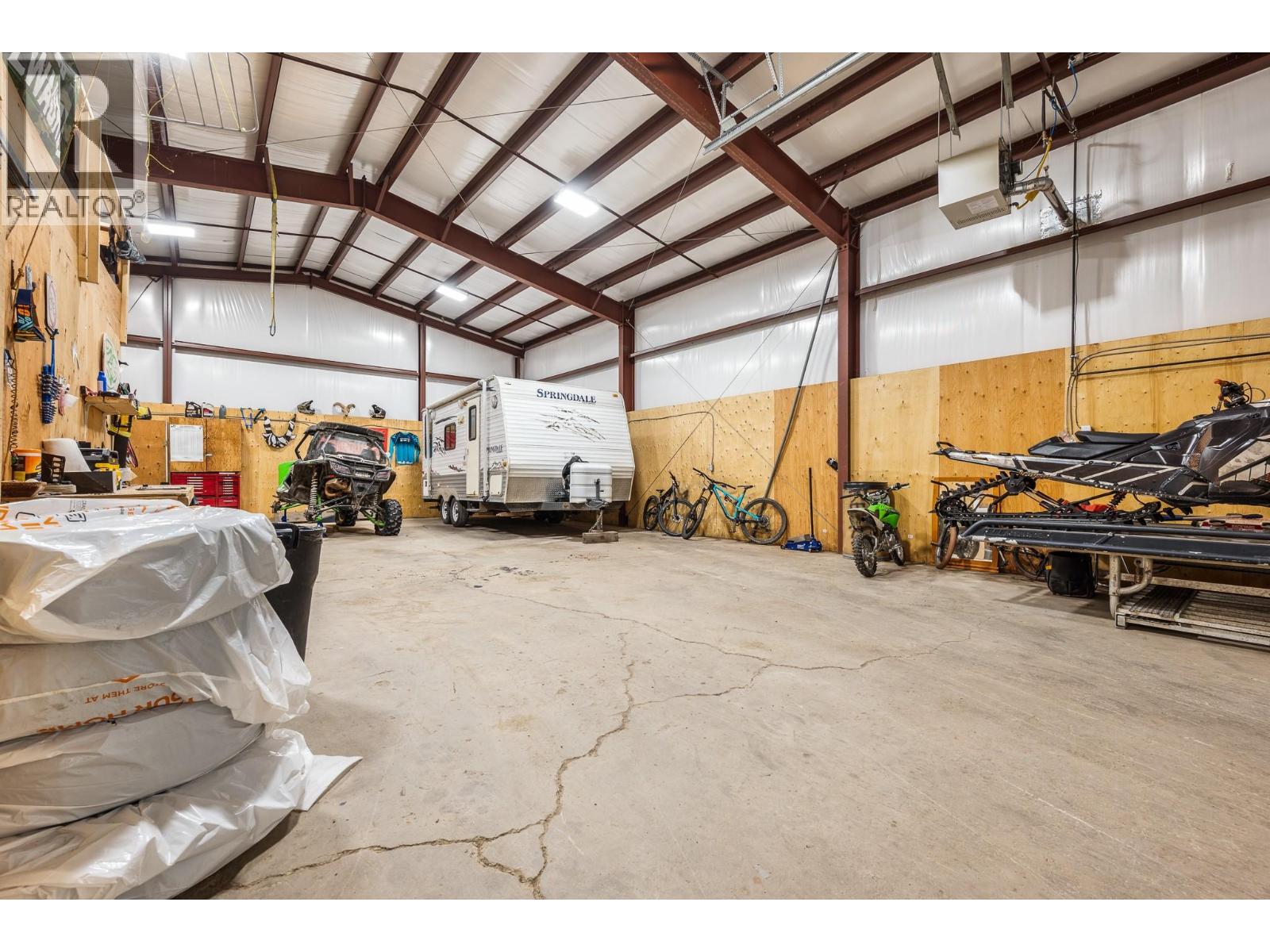 855 Salmon River Road, Salmon Arm