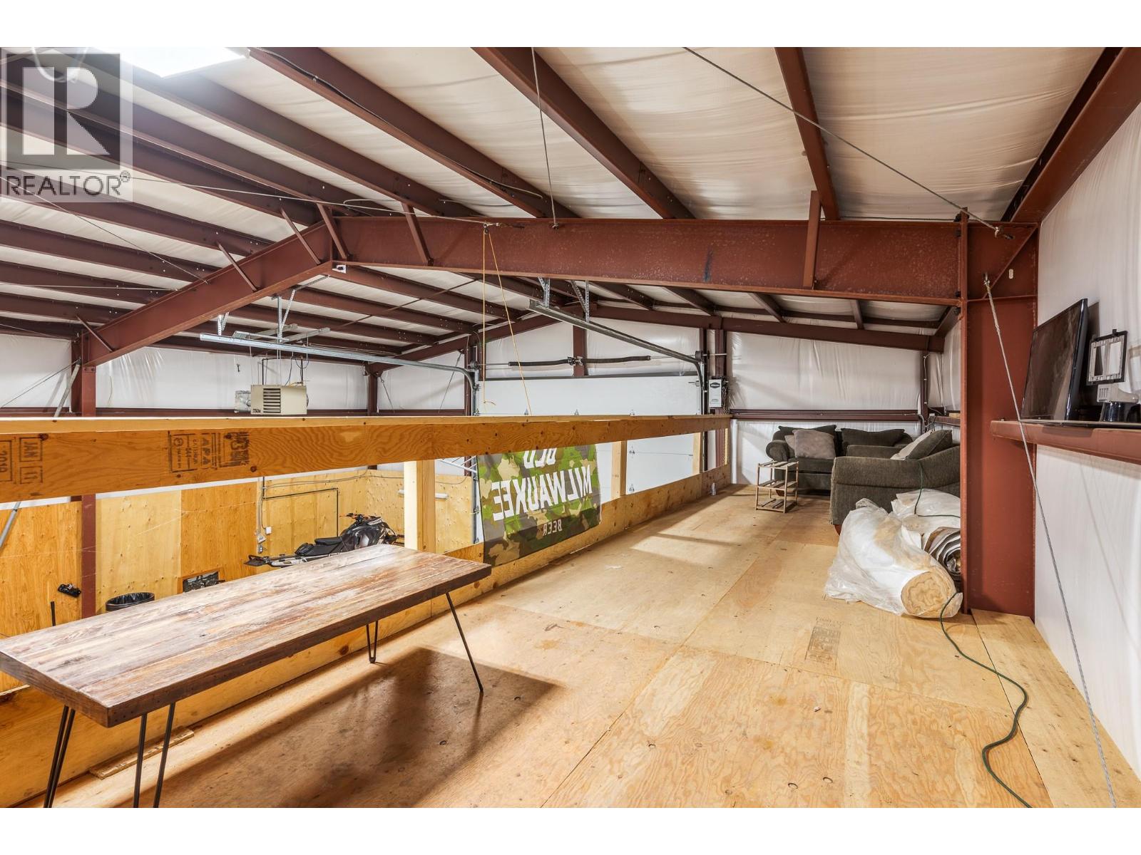 855 Salmon River Road, Salmon Arm