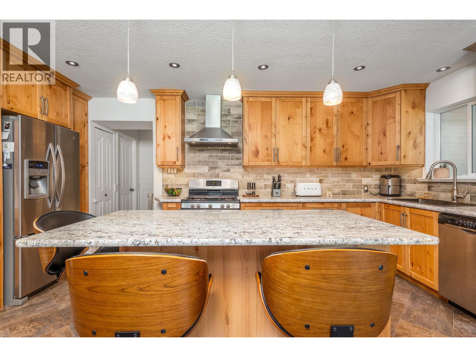 855 Salmon River Road, Salmon Arm