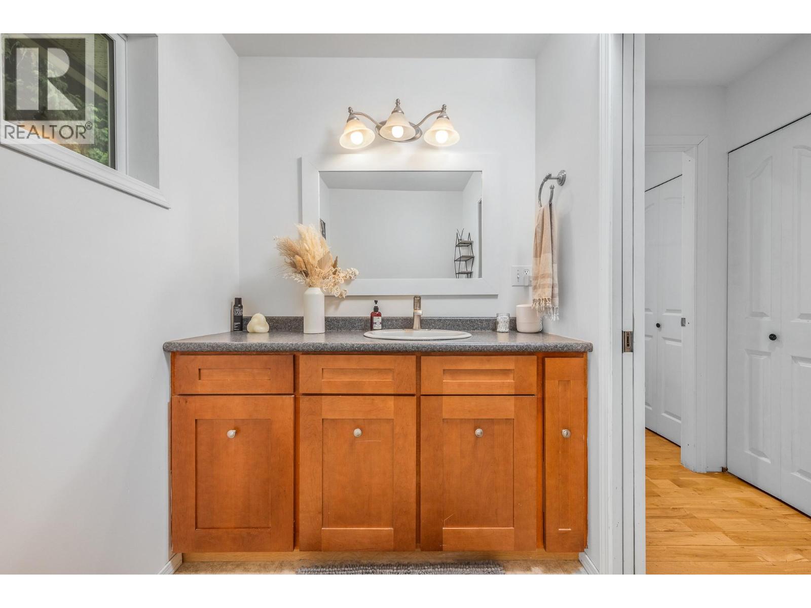 855 Salmon River Road, Salmon Arm