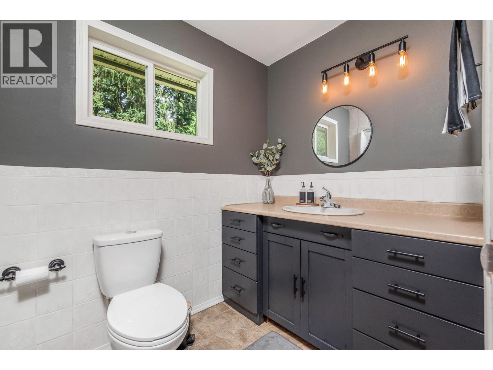 855 Salmon River Road, Salmon Arm