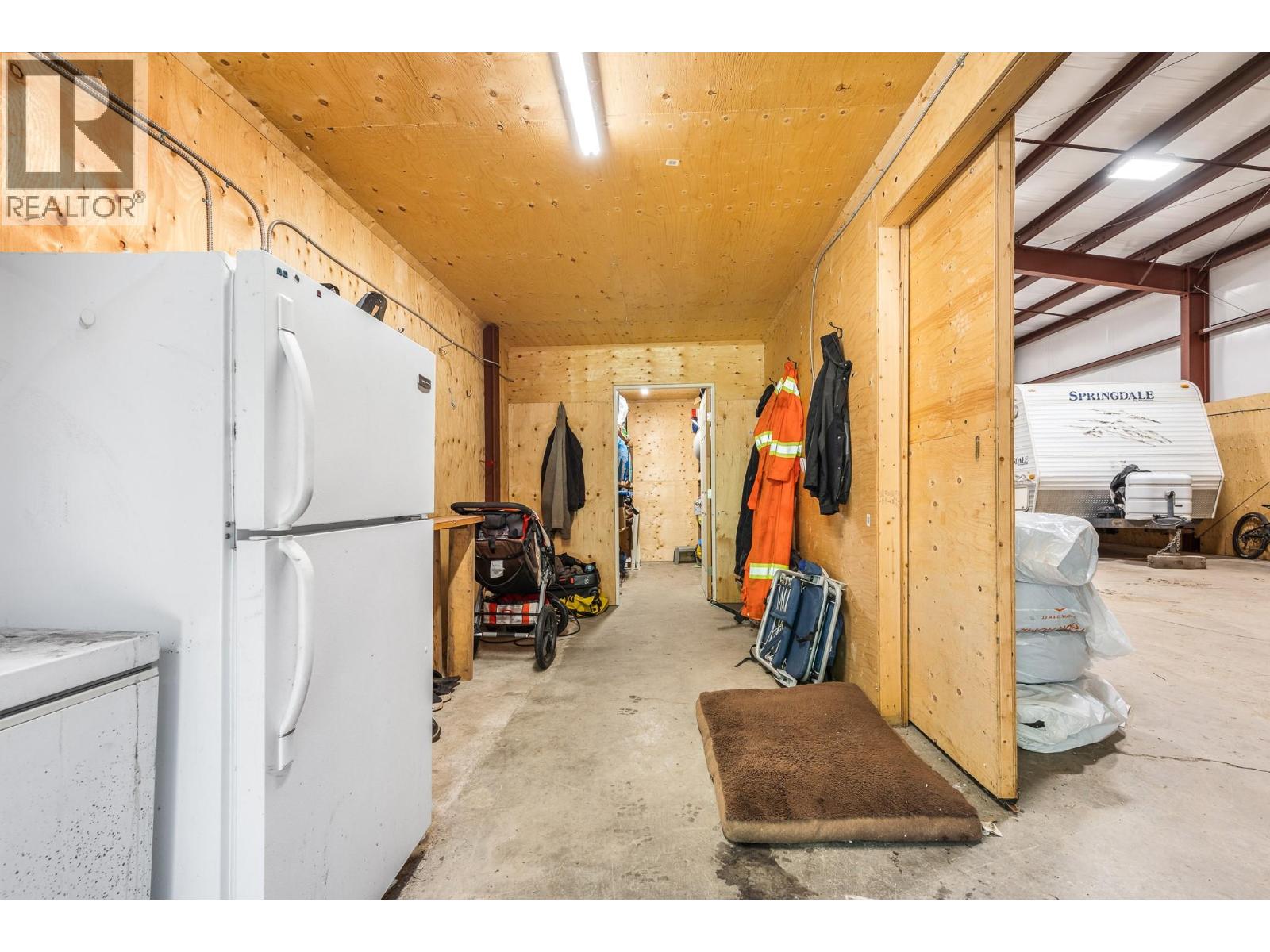 855 Salmon River Road, Salmon Arm