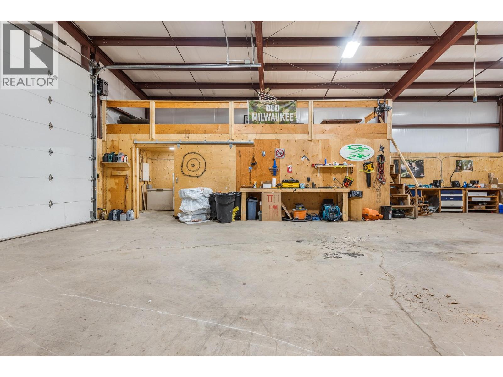 855 Salmon River Road, Salmon Arm