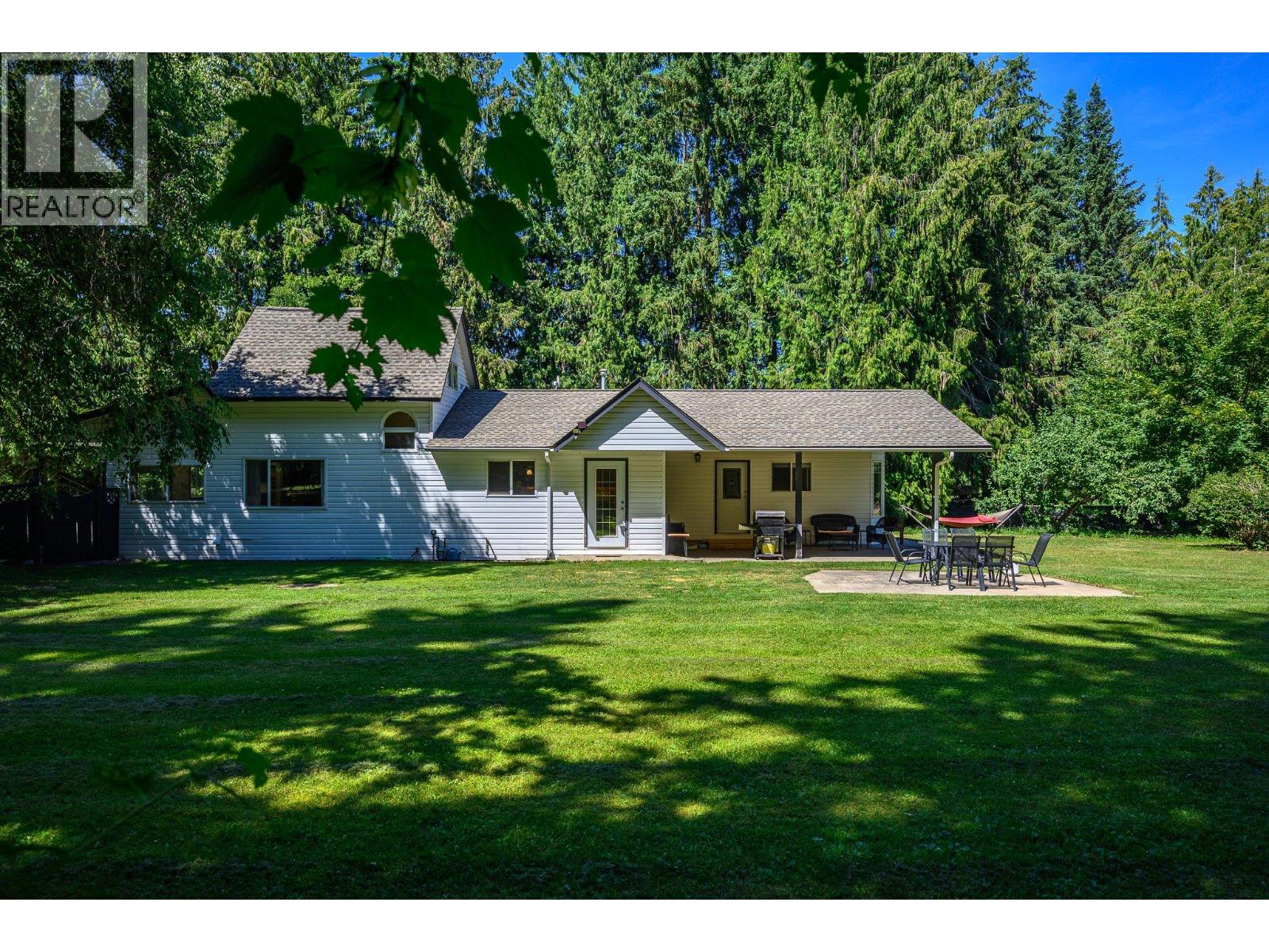 855 Salmon River Road, Salmon Arm