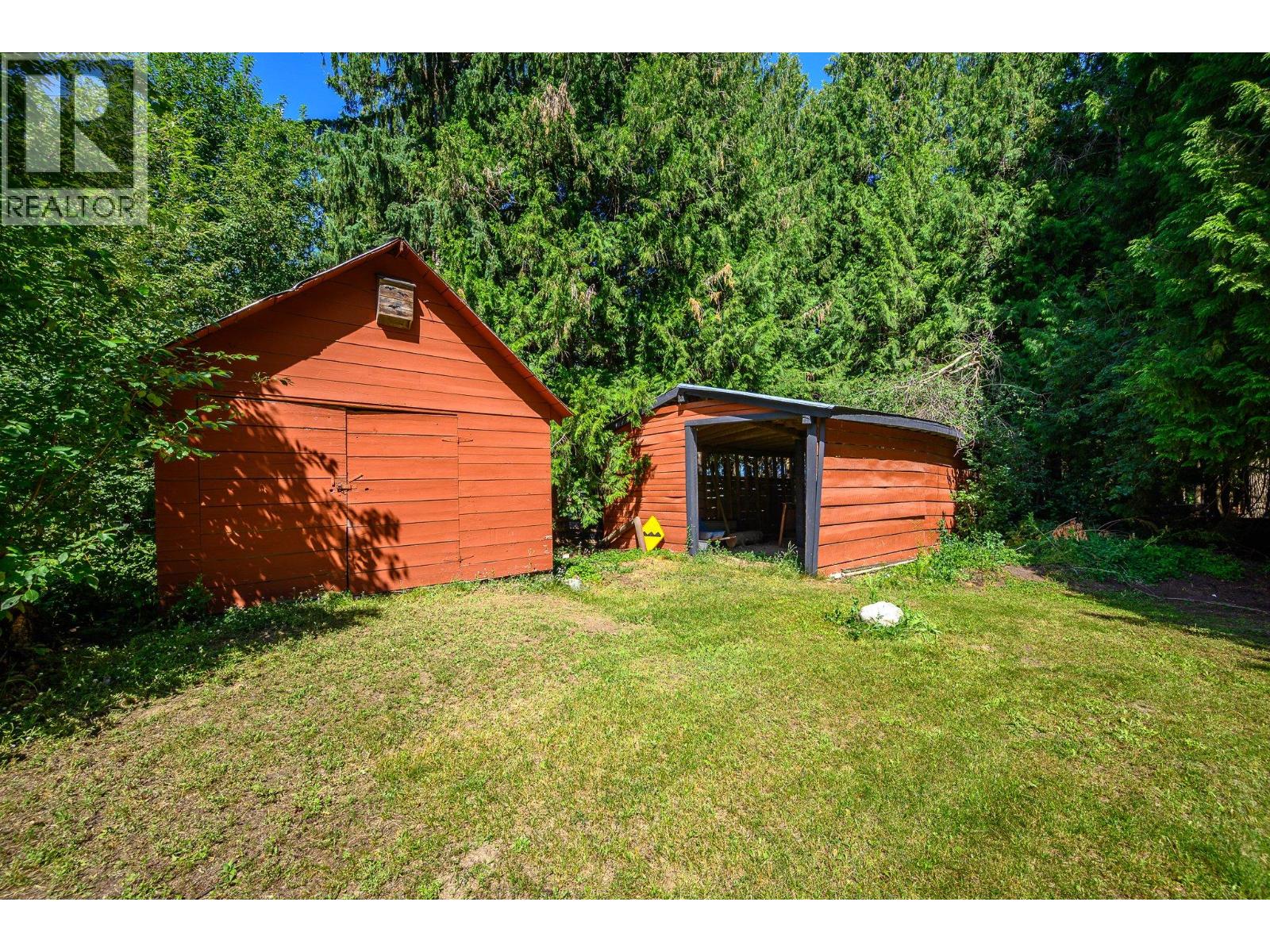 855 Salmon River Road, Salmon Arm