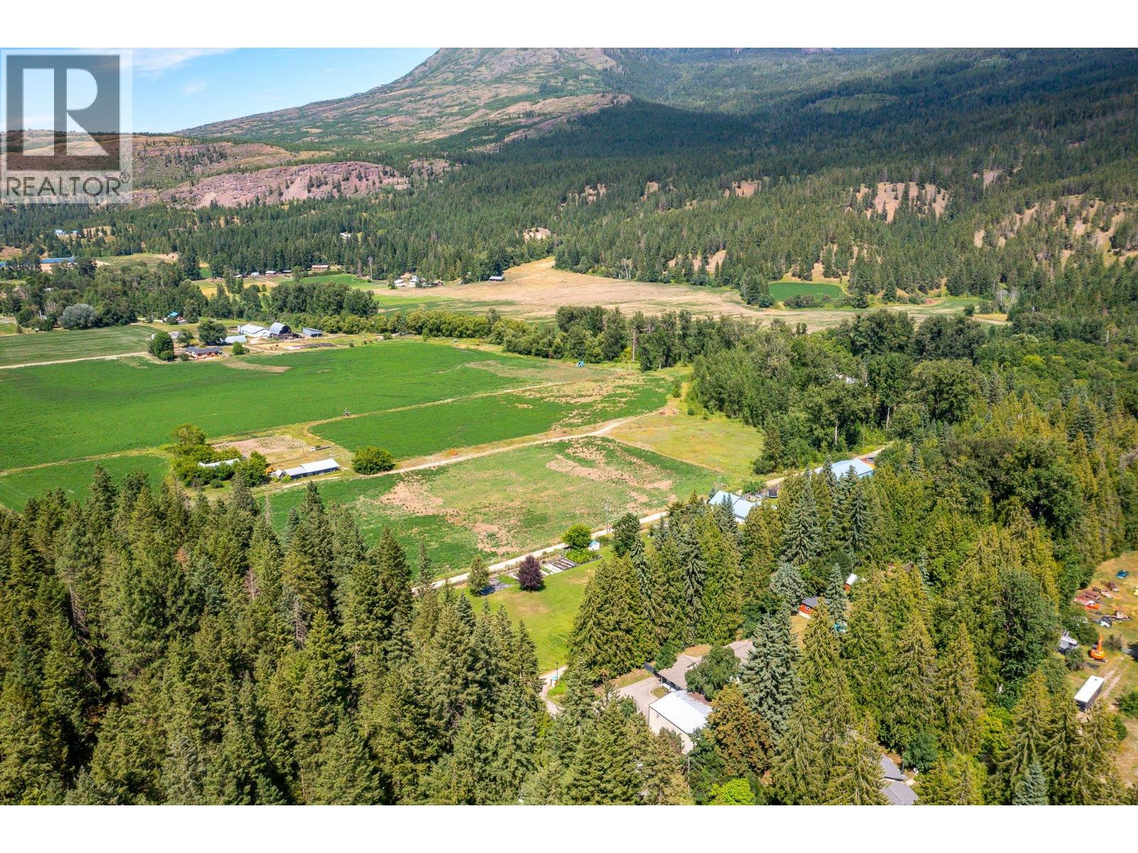 855 Salmon River Road, Salmon Arm