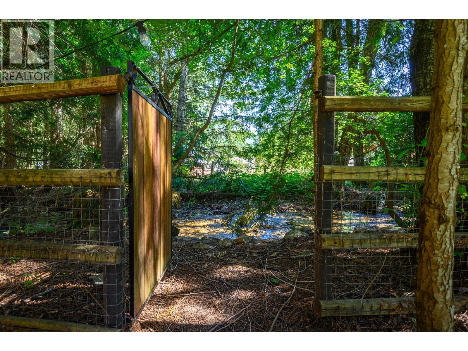 855 Salmon River Road, Salmon Arm