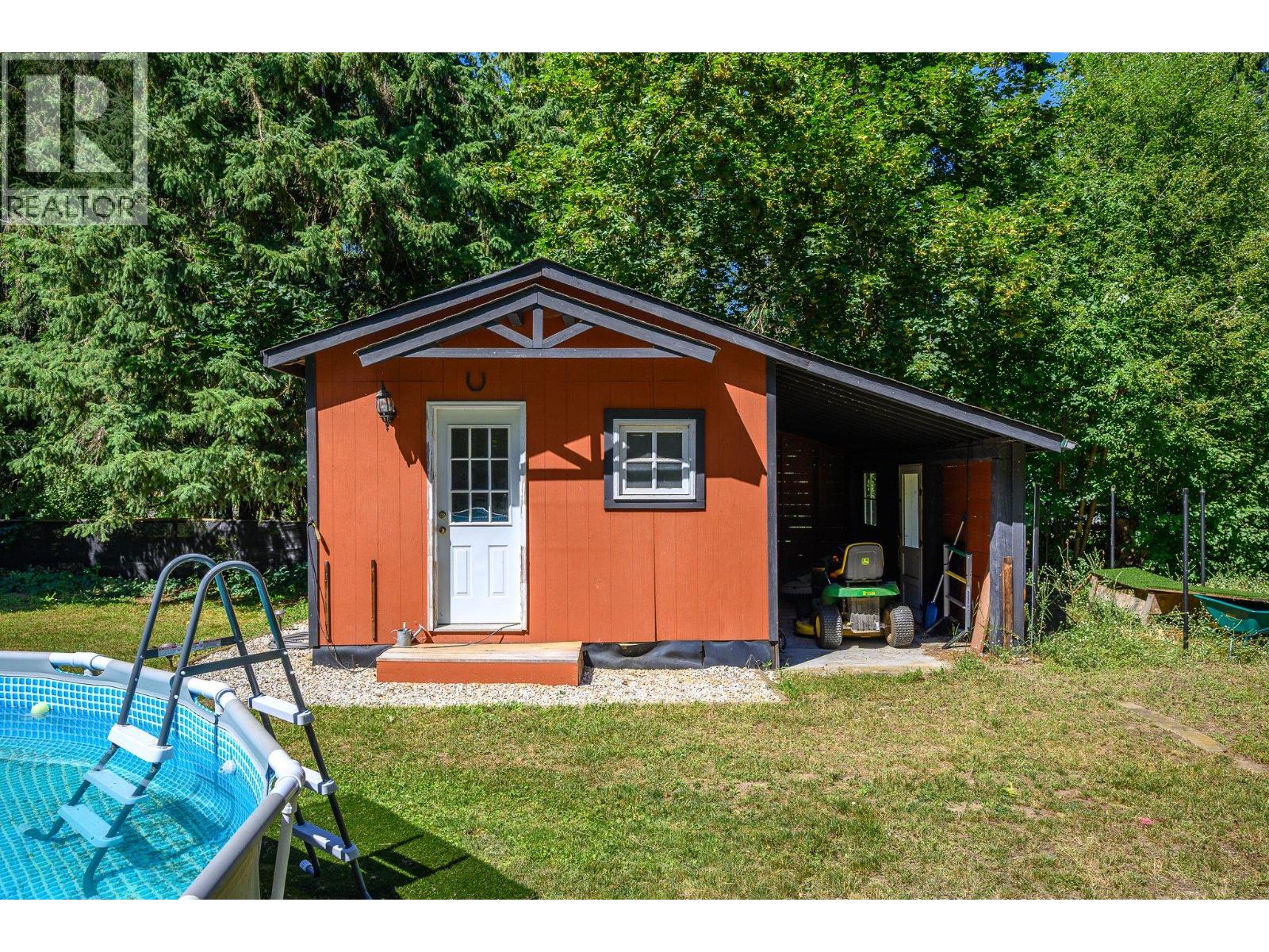 855 Salmon River Road, Salmon Arm