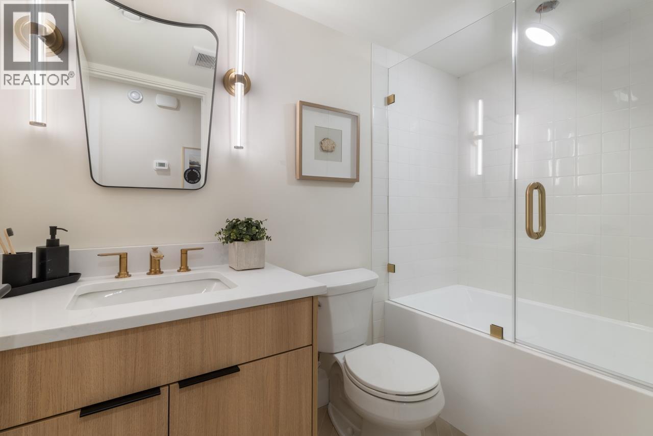 1 1937 TEMPLETON DRIVE, Vancouver