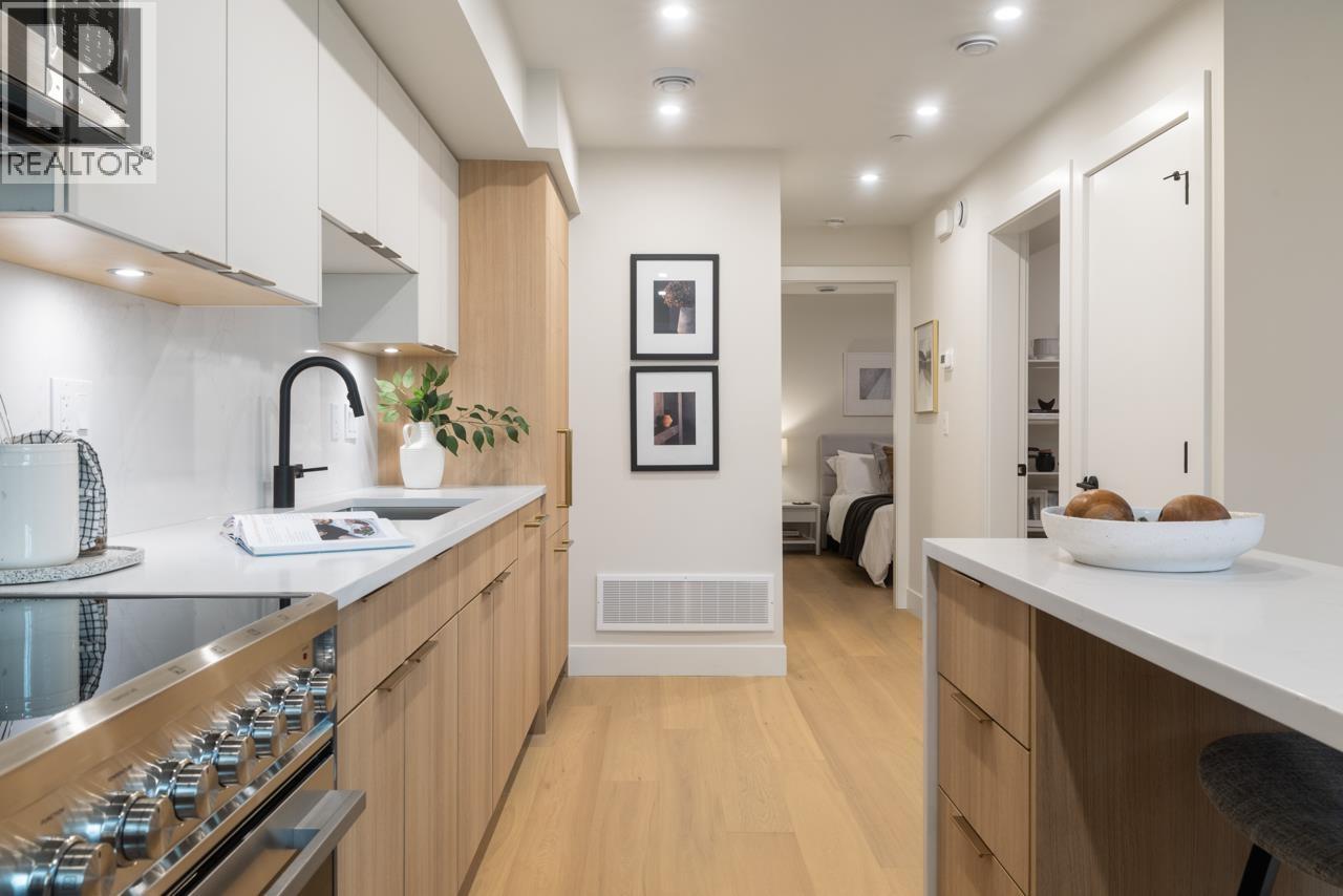 1 1937 TEMPLETON DRIVE, Vancouver