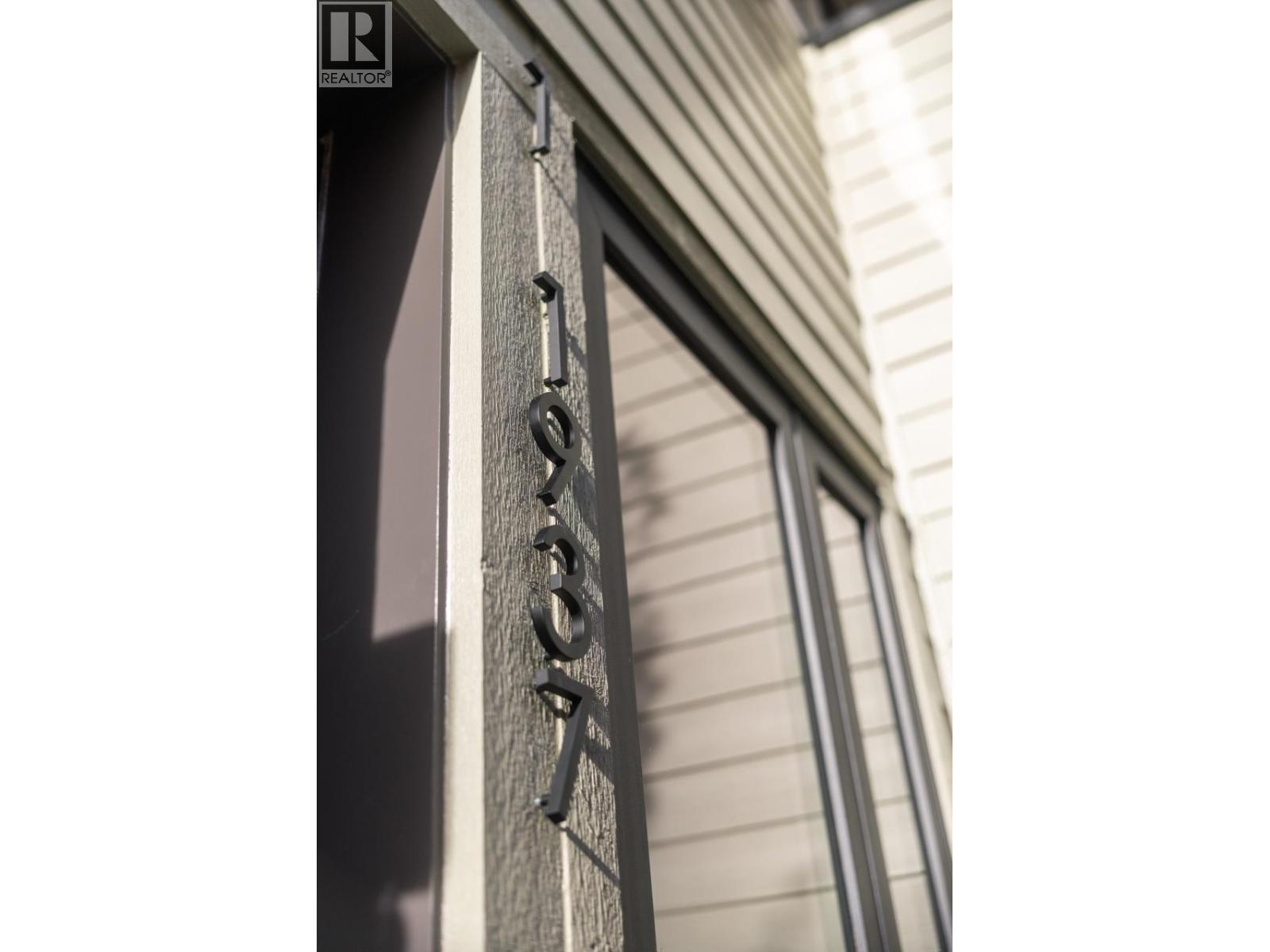 1 1937 TEMPLETON DRIVE, Vancouver