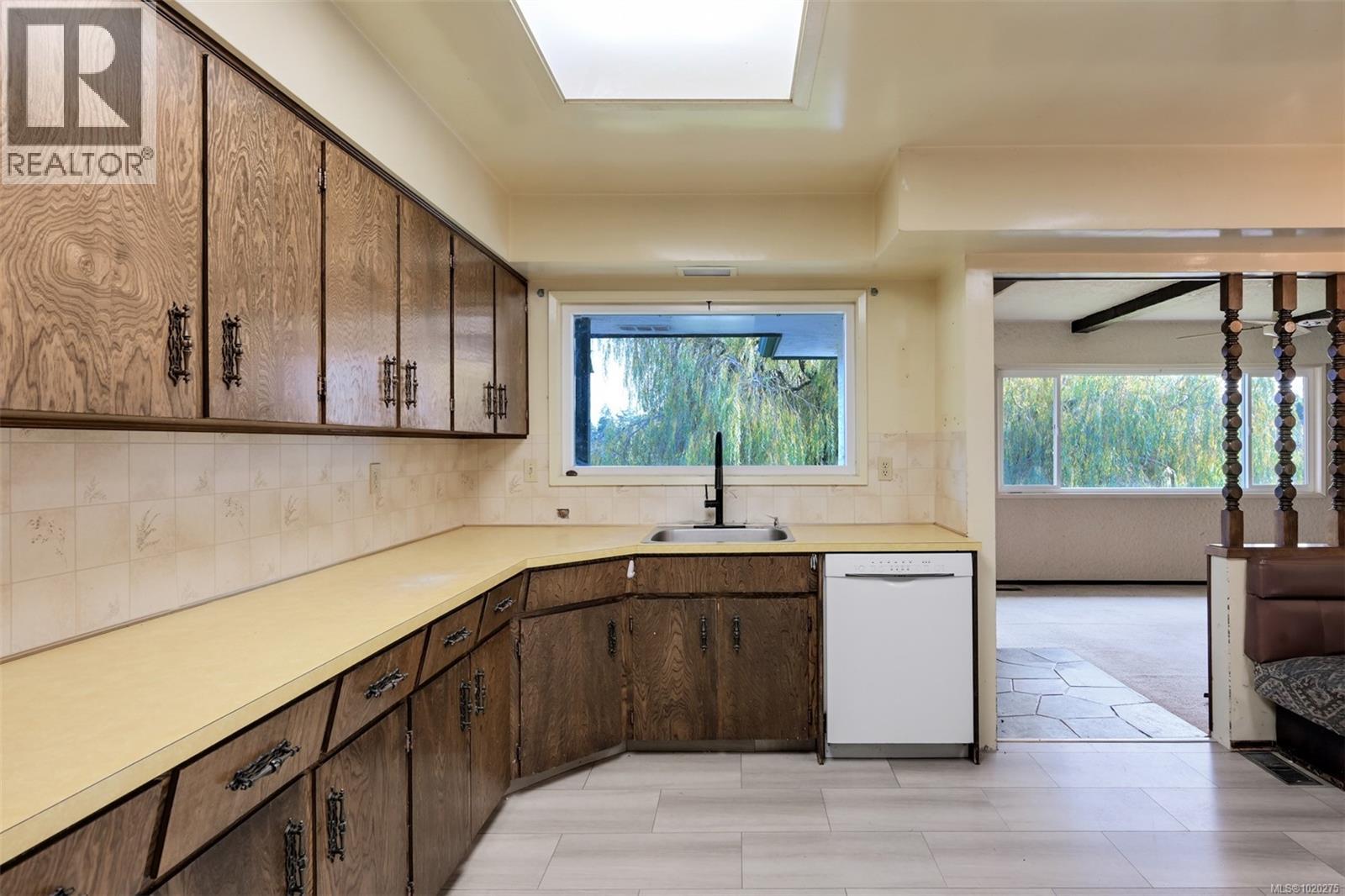 4203 Leeron Pl, Metchosin