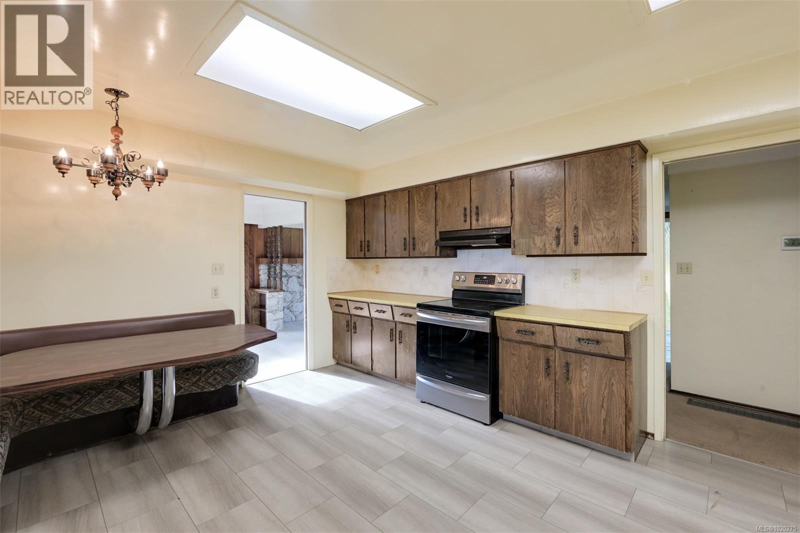 4203 Leeron Pl, Metchosin