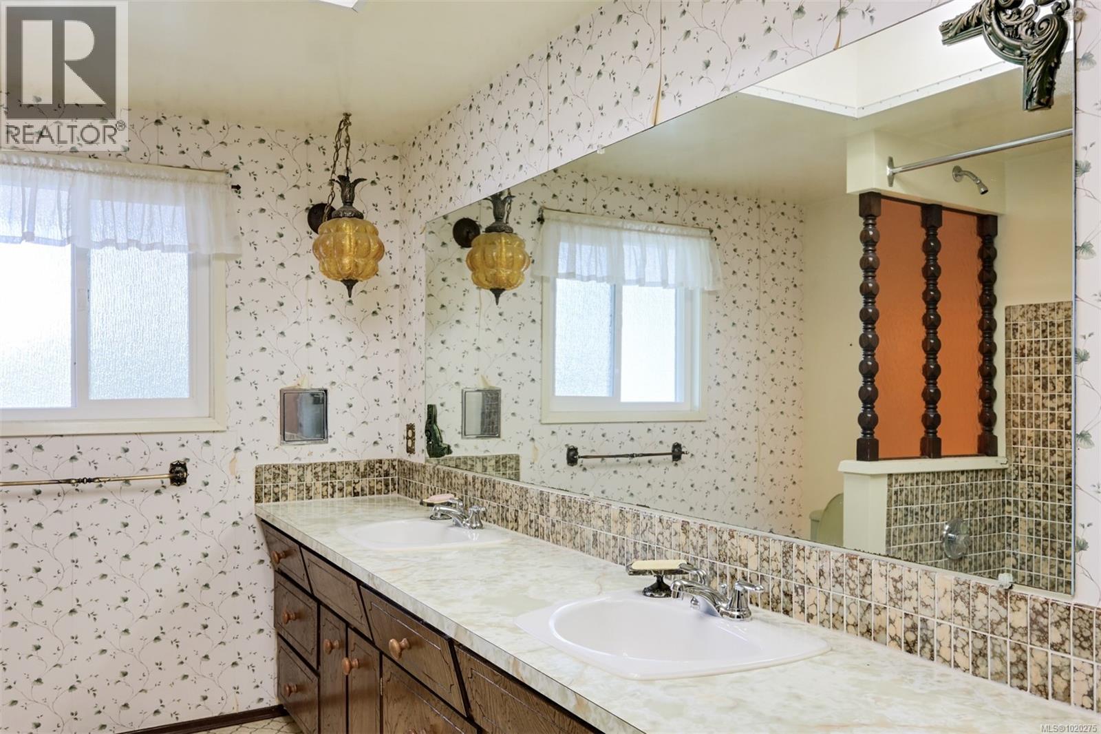 4203 Leeron Pl, Metchosin