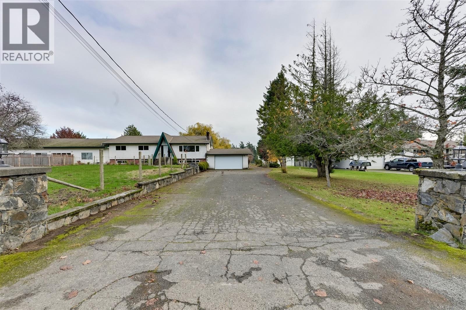 4203 Leeron Pl, Metchosin