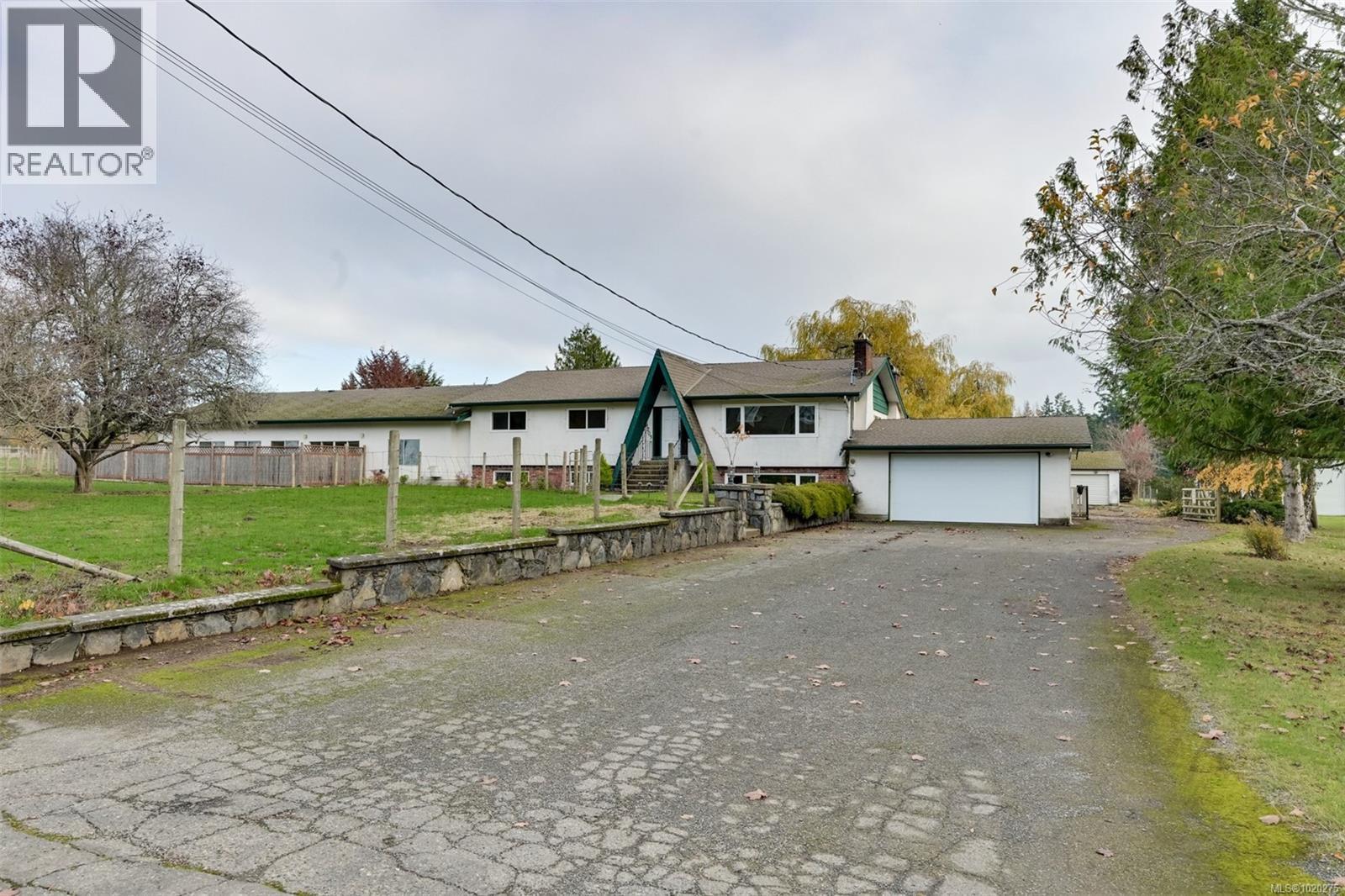 4203 Leeron Pl, Metchosin