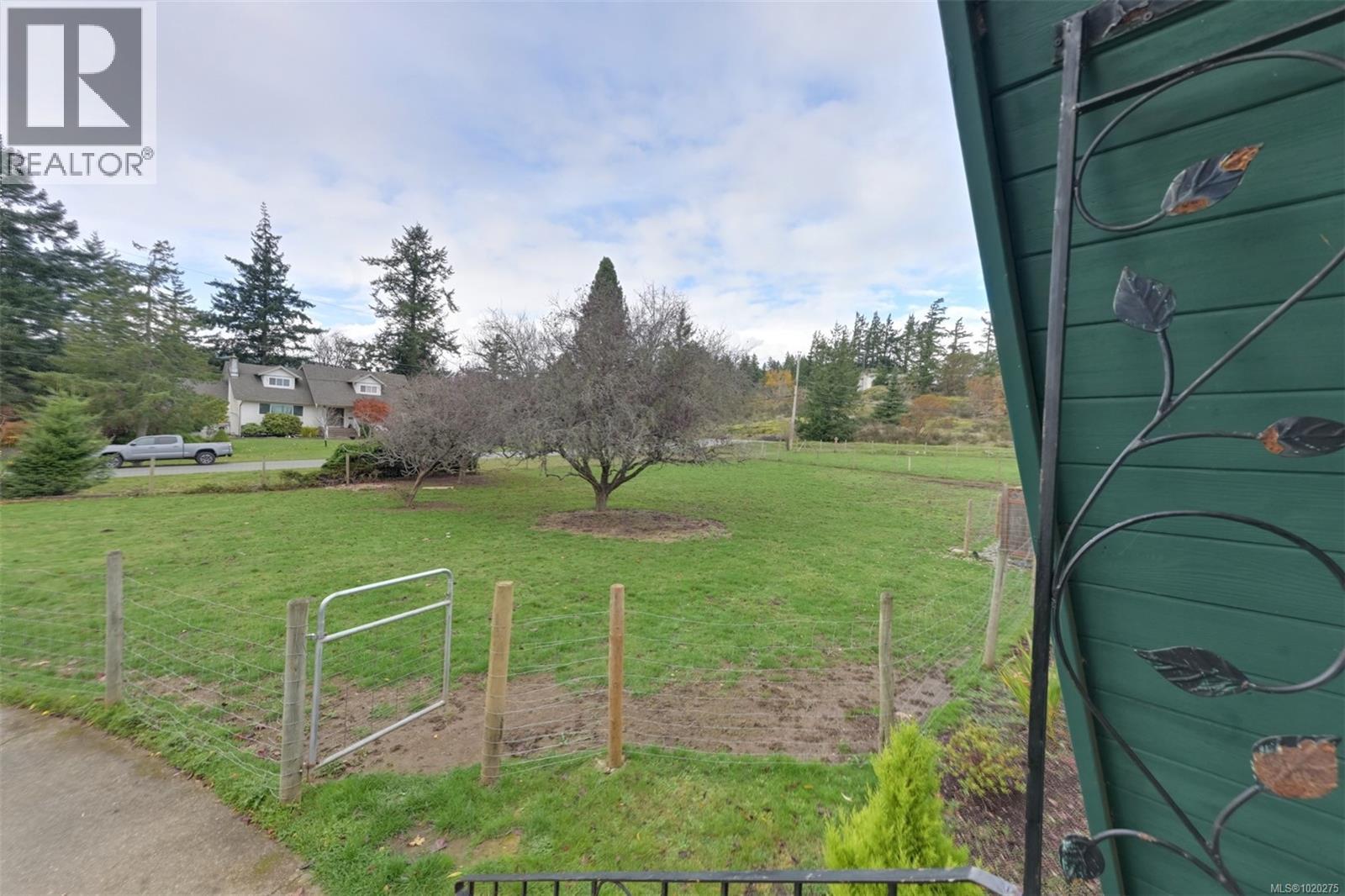 4203 Leeron Pl, Metchosin