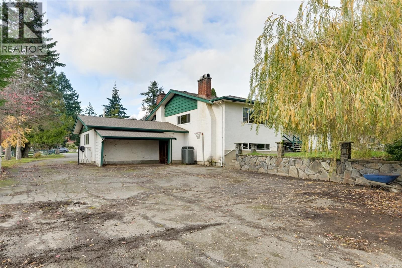 4203 Leeron Pl, Metchosin