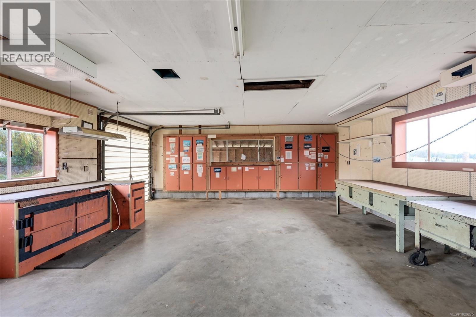 4203 Leeron Pl, Metchosin