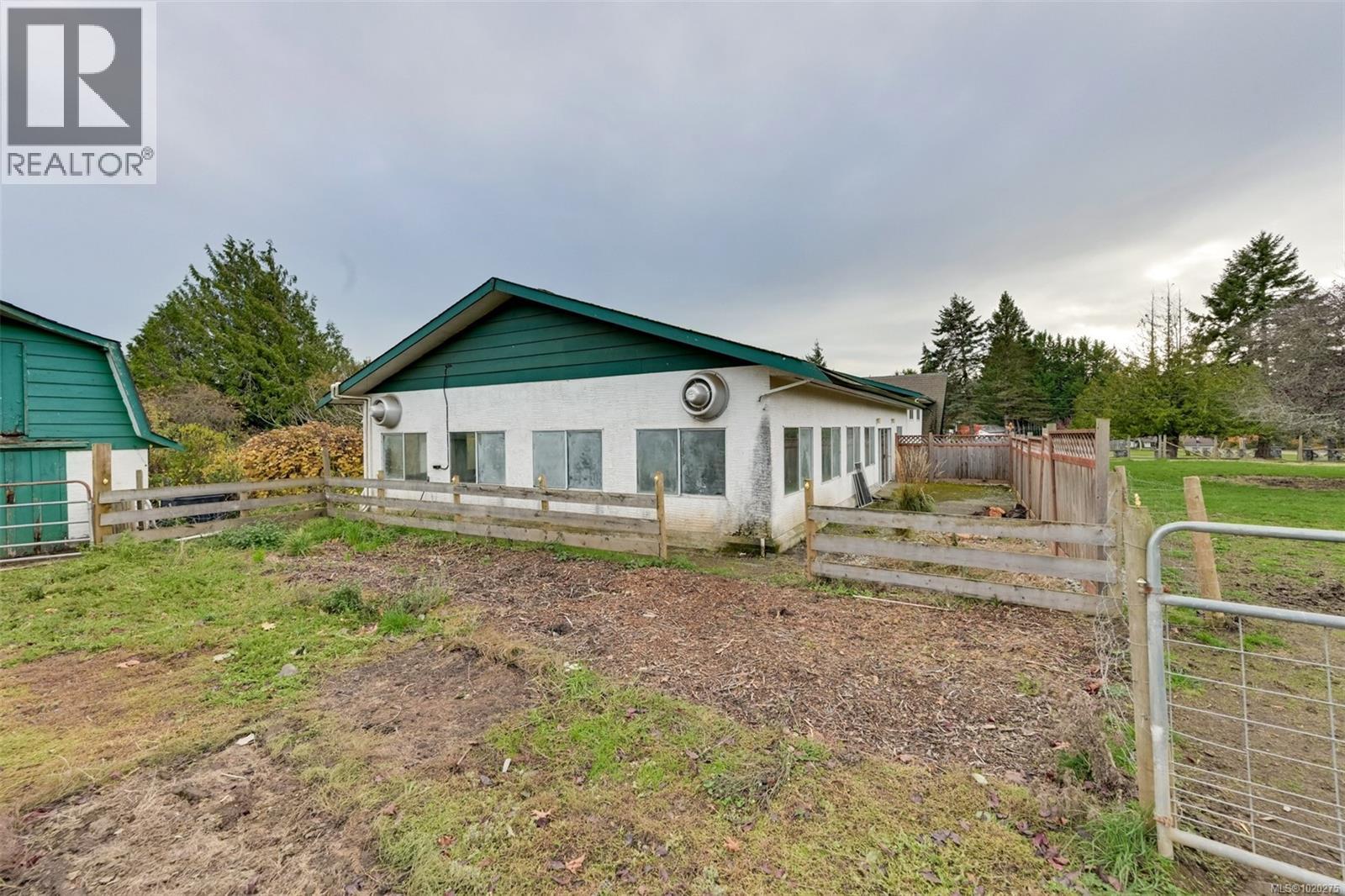 4203 Leeron Pl, Metchosin