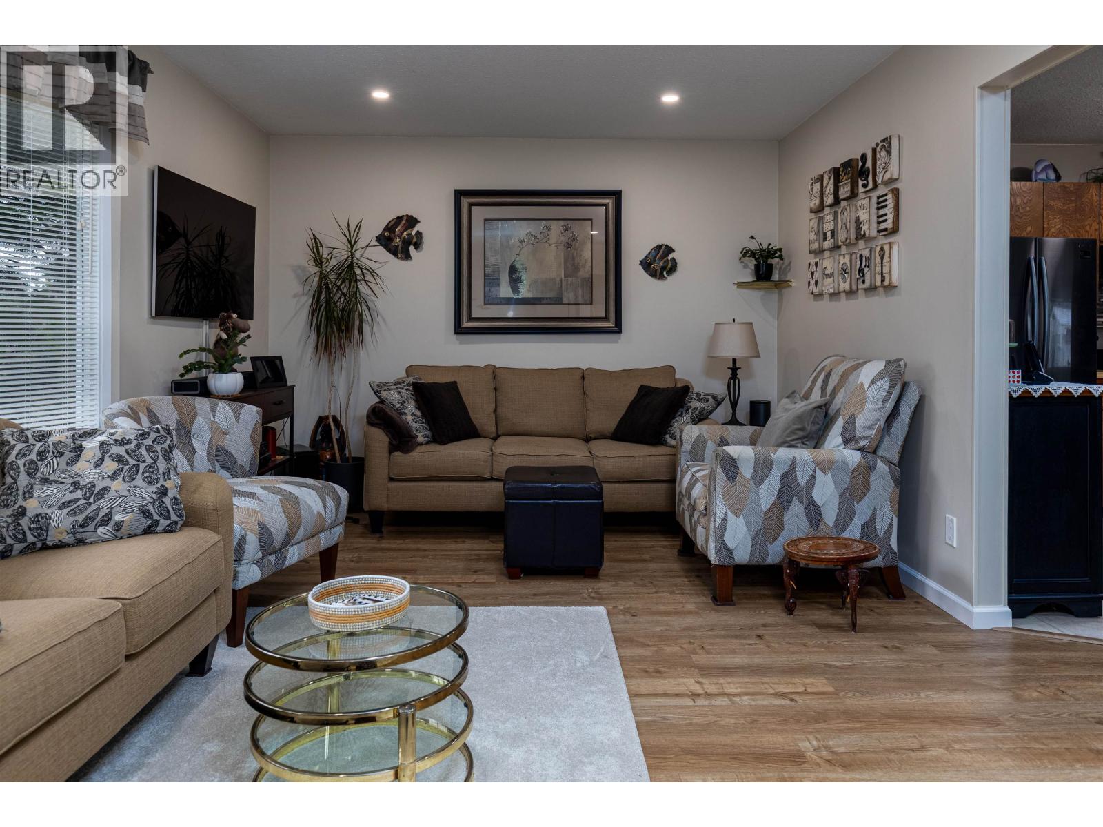 3688 WALNUT Drive, Terrace