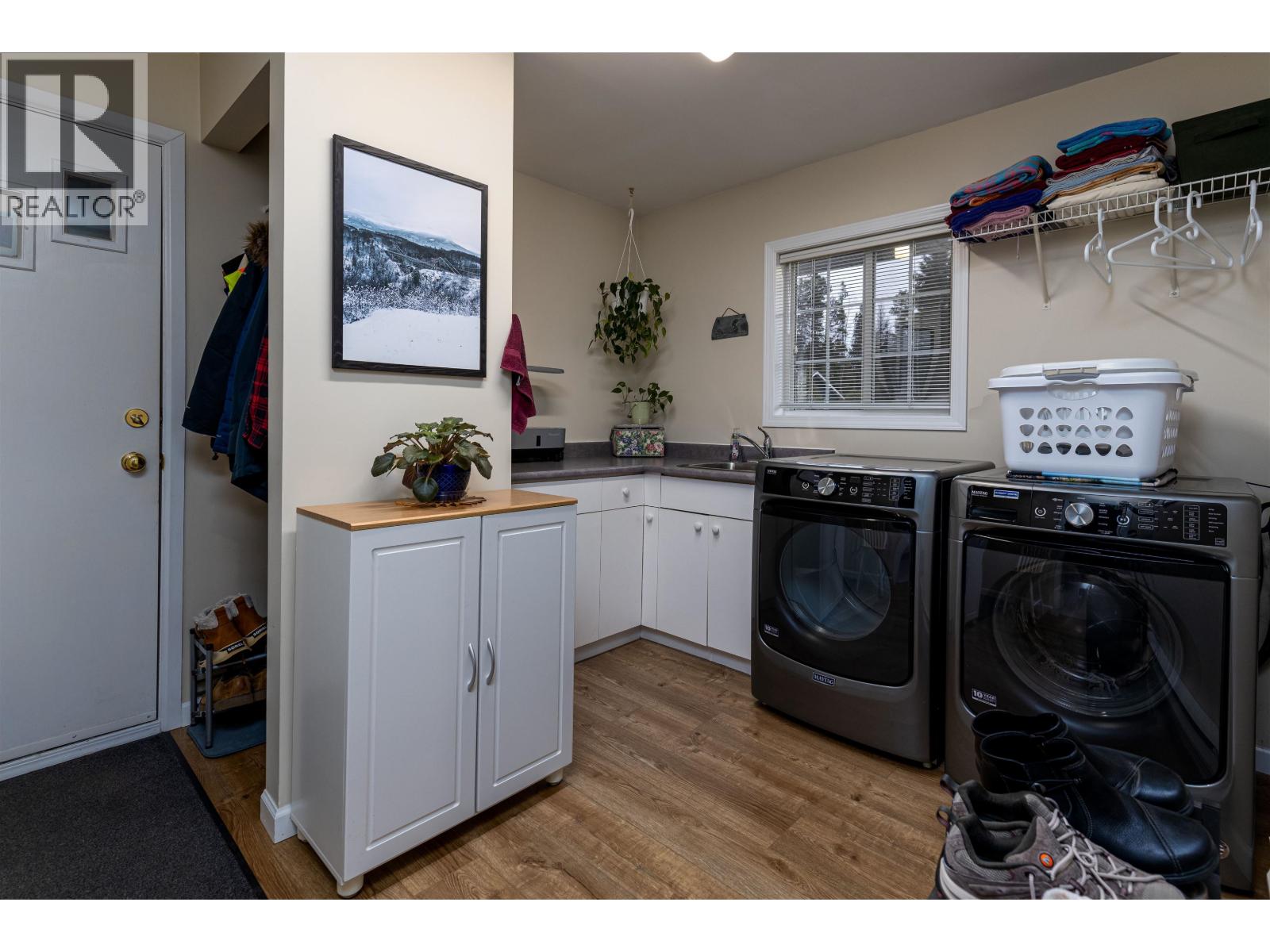 3688 WALNUT Drive, Terrace