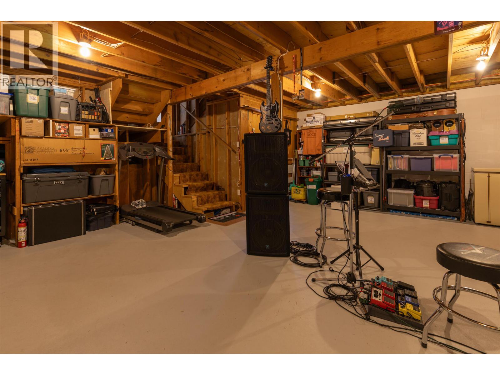 3688 WALNUT Drive, Terrace