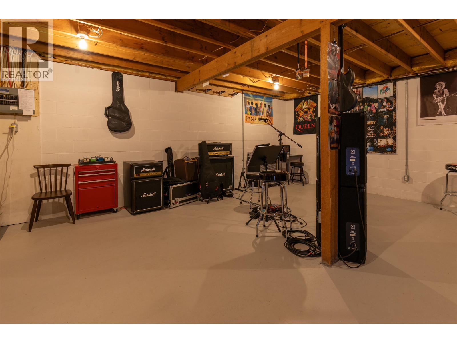 3688 WALNUT Drive, Terrace