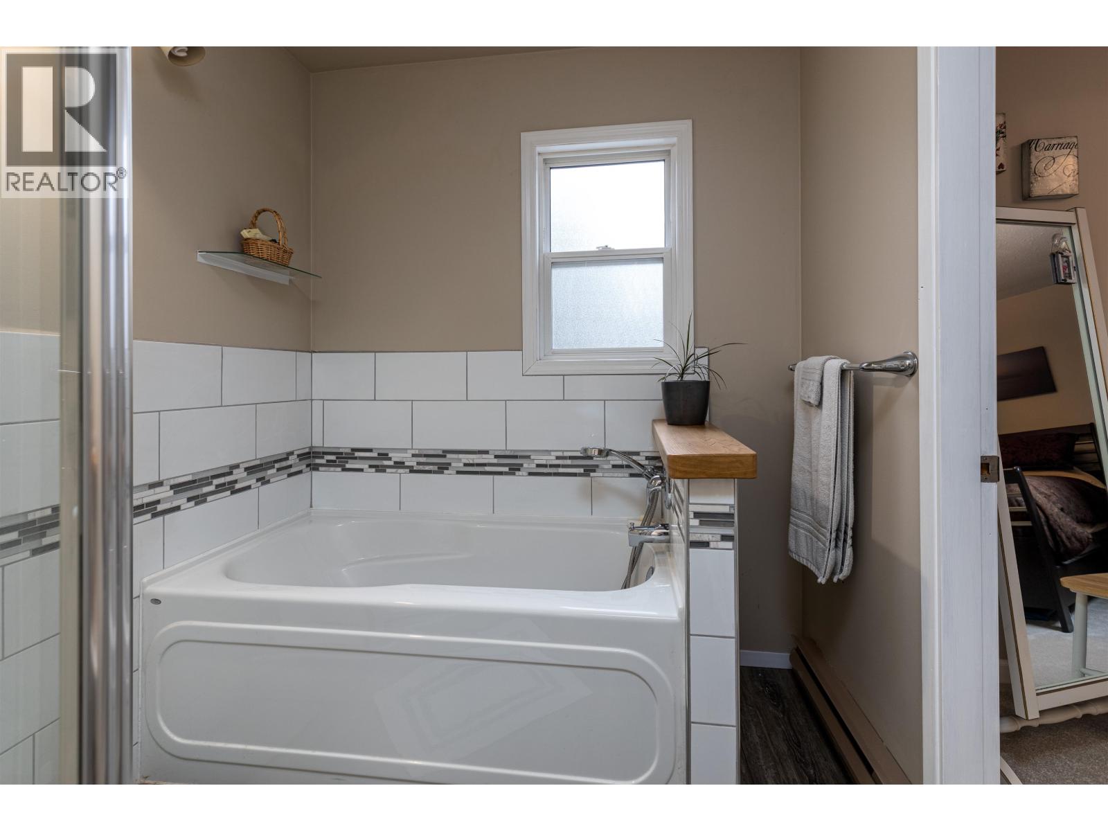 3688 WALNUT Drive, Terrace