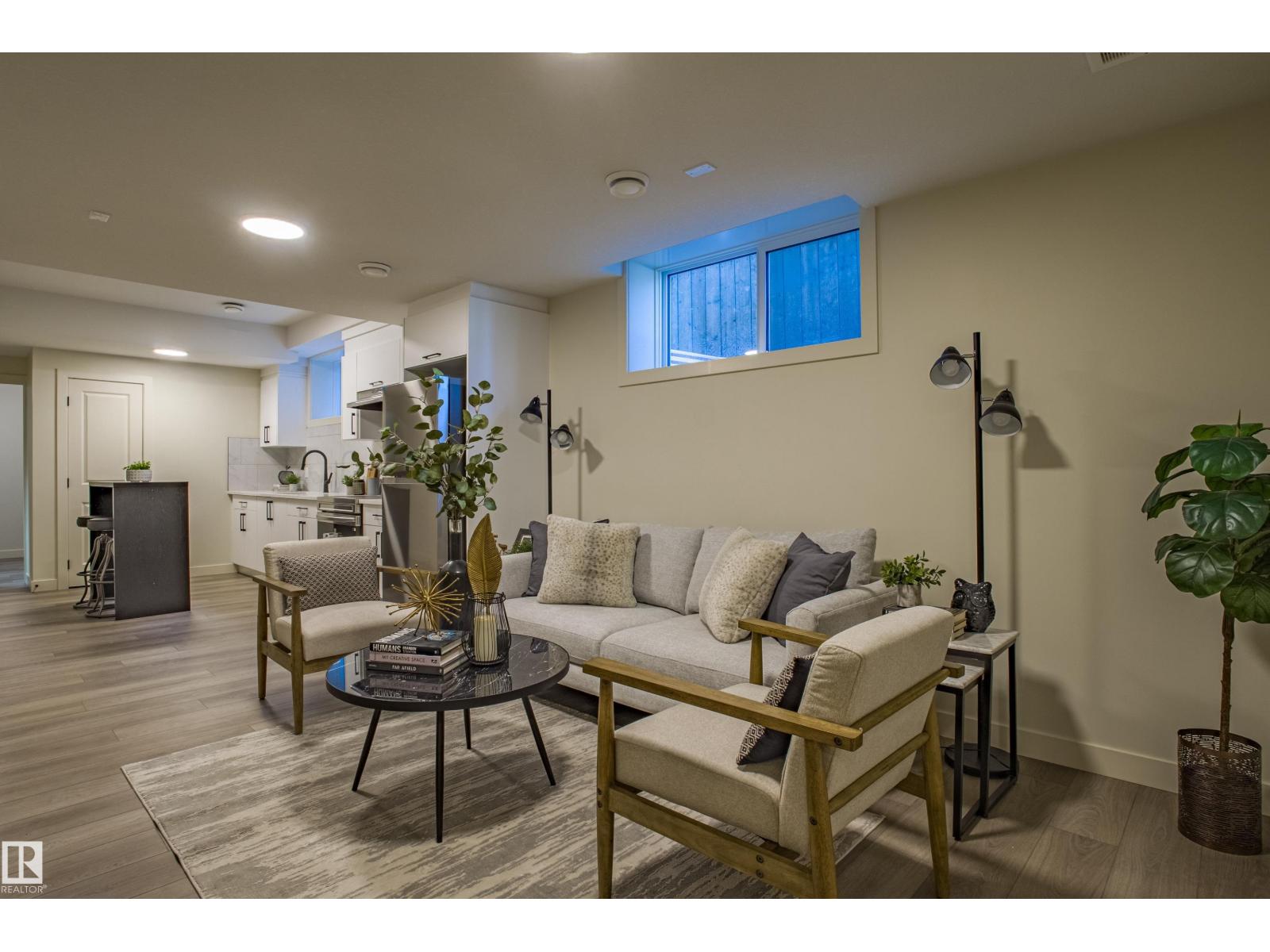 9811 155 ST NW, Edmonton