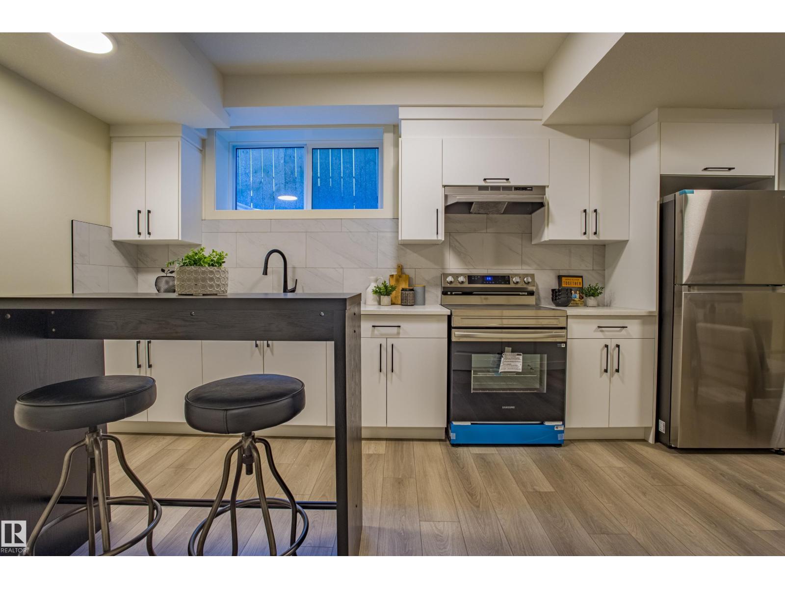 9811 155 ST NW, Edmonton