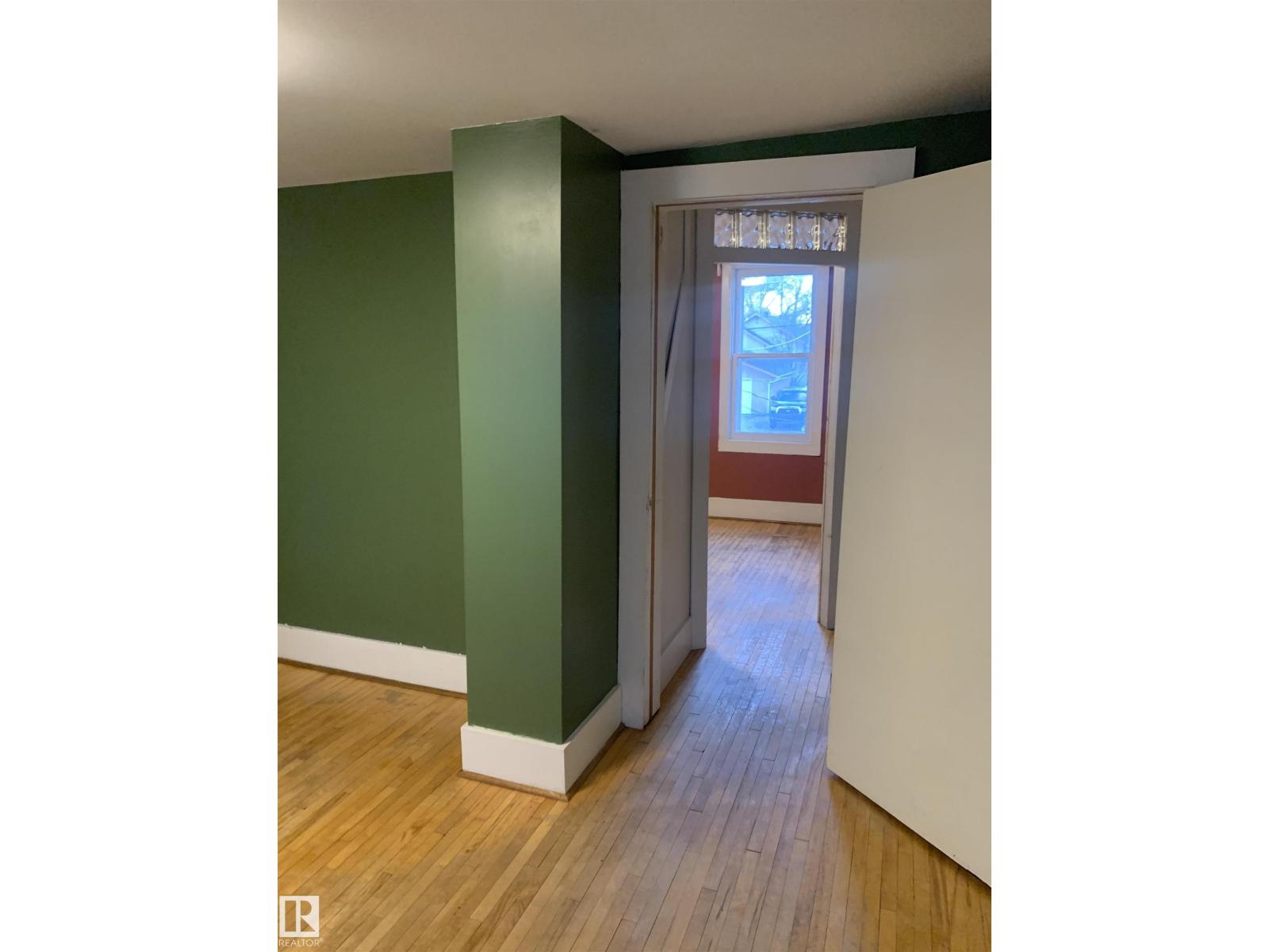 9747 90 AV NW, Edmonton