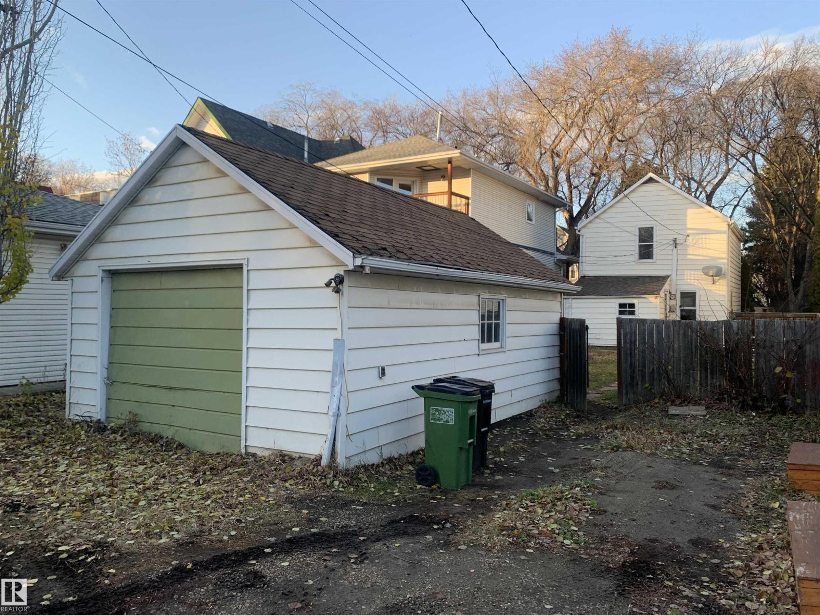 9747 90 AV NW, Edmonton