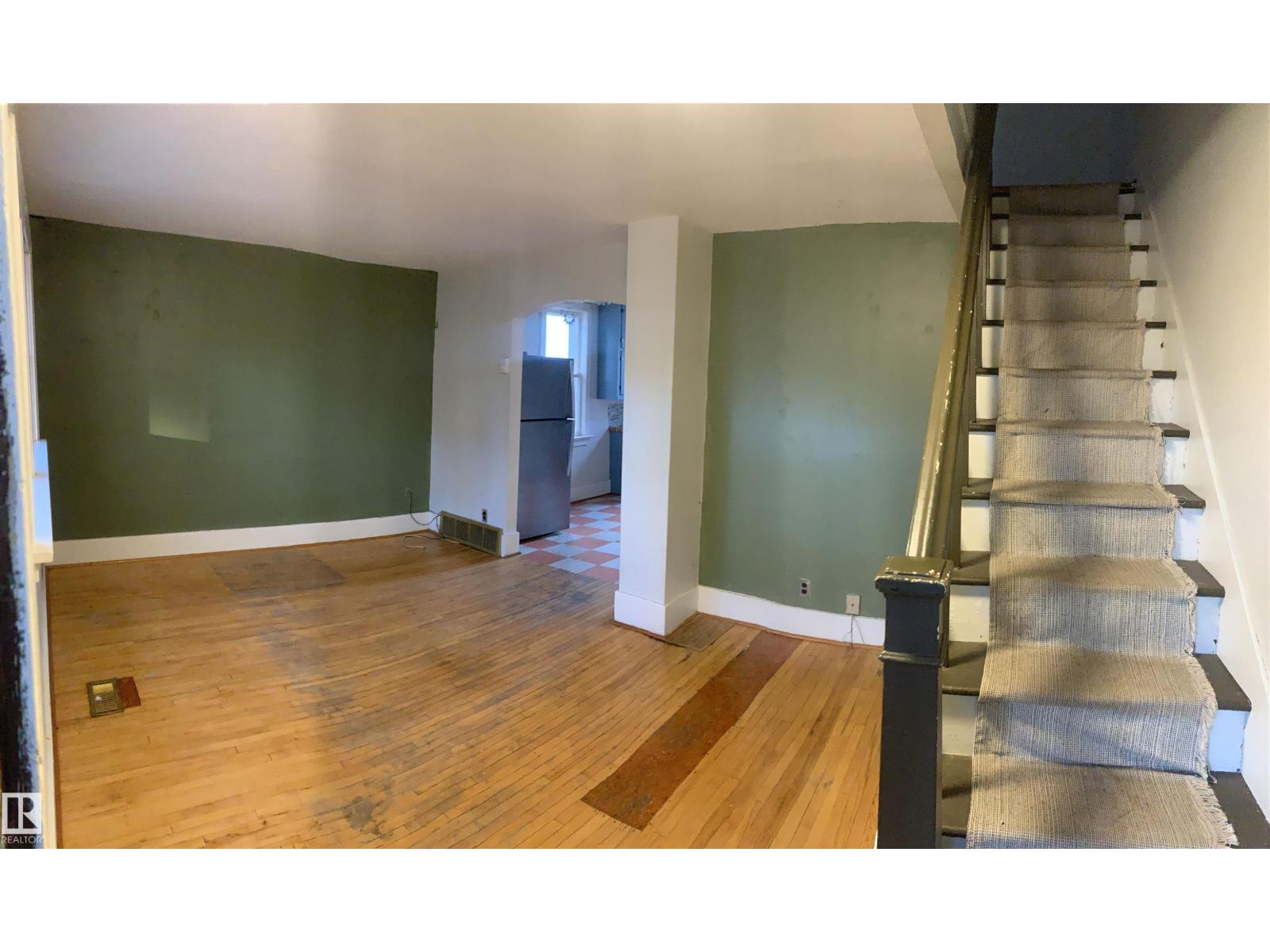 9747 90 AV NW, Edmonton