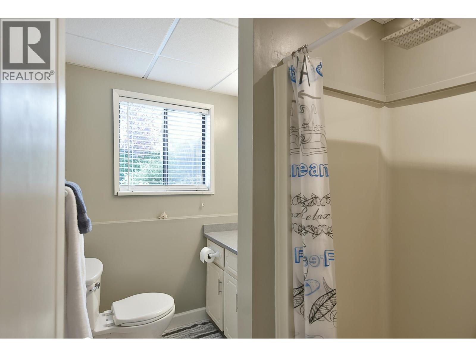 4926 LAUREL AVENUE, Sechelt