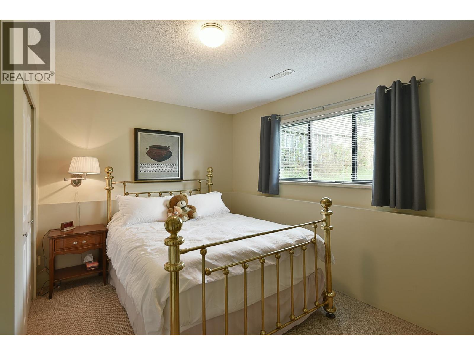 4926 LAUREL AVENUE, Sechelt