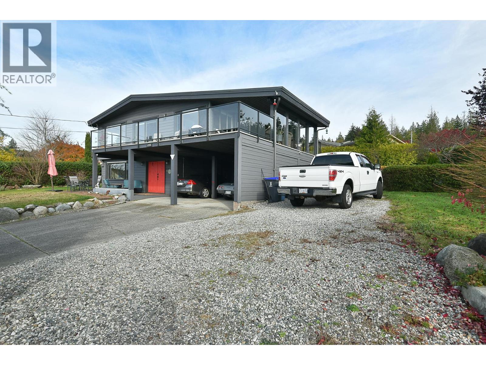 4926 LAUREL AVENUE, Sechelt